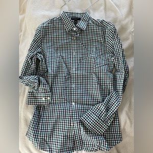 IRON FREE Banana Republic Slim Fit Shirt!